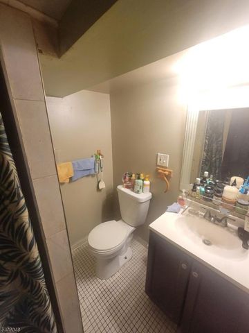 373 Rutledge Ave, East Orange City, NJ 07017