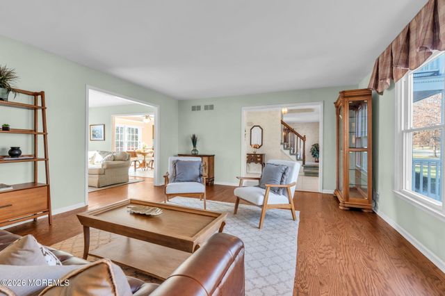 85 Radcliffe Drive, Lincroft, NJ 07738