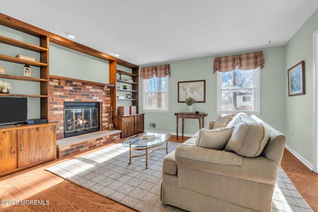 85 Radcliffe Drive, Lincroft, NJ 07738