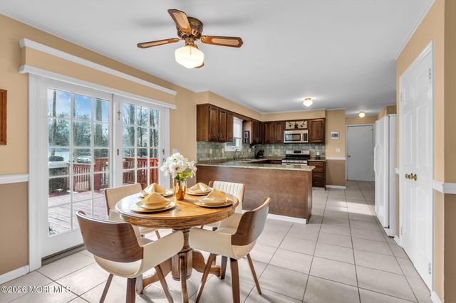 85 Radcliffe Drive, Lincroft, NJ 07738