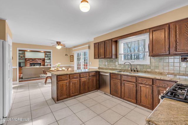 85 Radcliffe Drive, Lincroft, NJ 07738