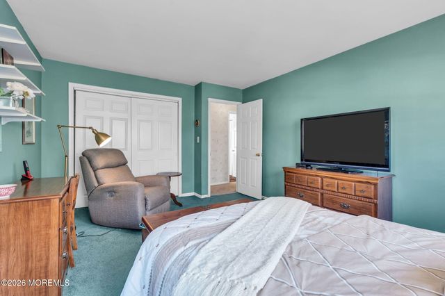 85 Radcliffe Drive, Lincroft, NJ 07738