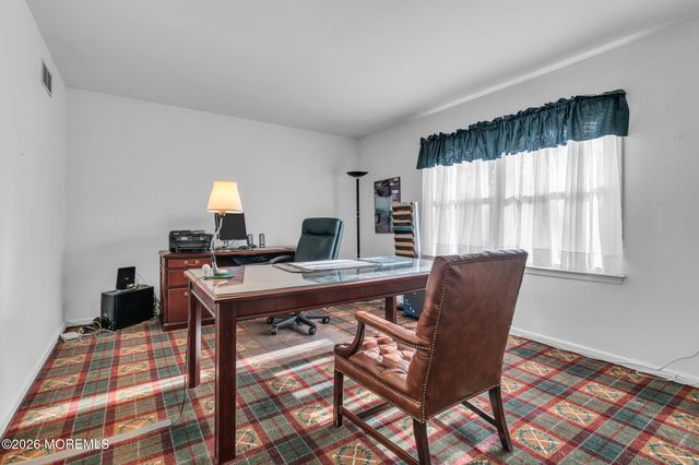 85 Radcliffe Drive, Lincroft, NJ 07738