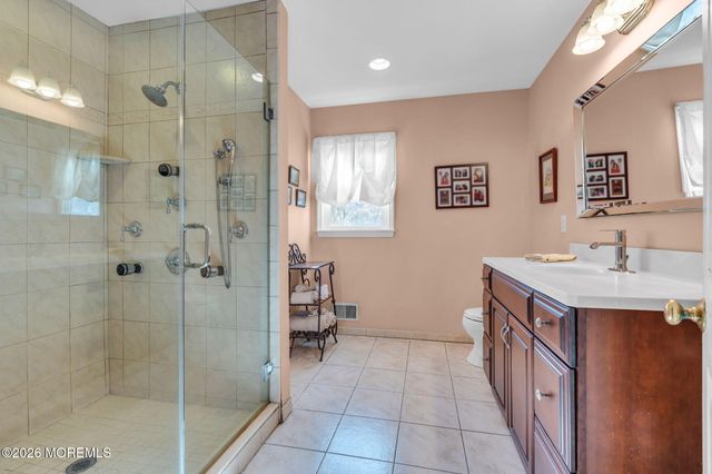 85 Radcliffe Drive, Lincroft, NJ 07738