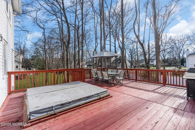 85 Radcliffe Drive, Lincroft, NJ 07738