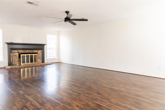 22 Cottage Grove Place, The Woodlands, TX 77381