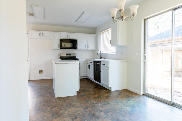 22 Cottage Grove Place, The Woodlands, TX 77381