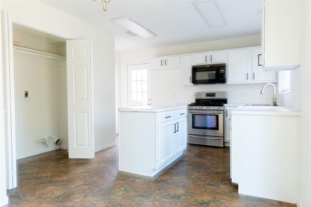 22 Cottage Grove Place, The Woodlands, TX 77381