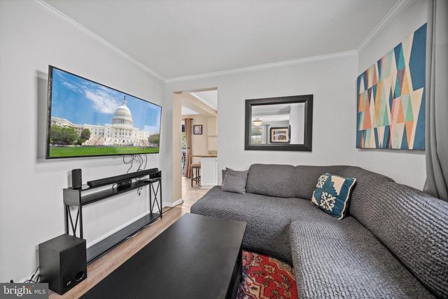 114 CHARLES ST, Rockville, MD 20850