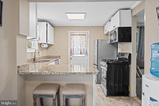 114 CHARLES ST, Rockville, MD 20850