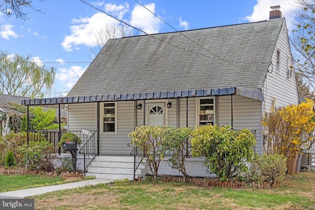 114 CHARLES ST, Rockville, MD 20850