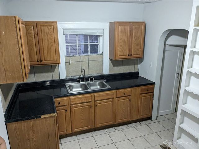 38 Pinehurst Avenue, Dayton, OH 45405