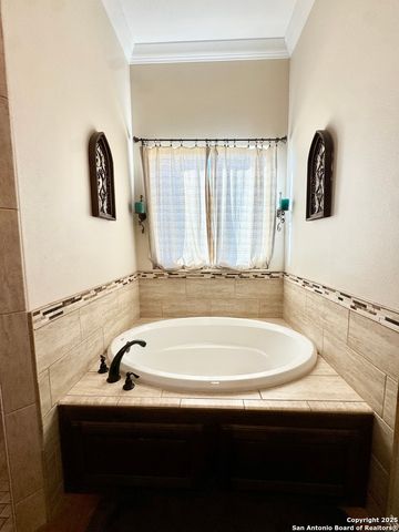 16489 Fm 472, Devine, TX 78016