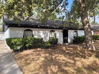 7211 Deep Forest Drive, Houston, TX 77088