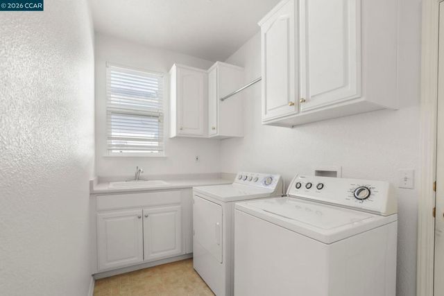 1637 Regent Dr, Brentwood, CA 94513