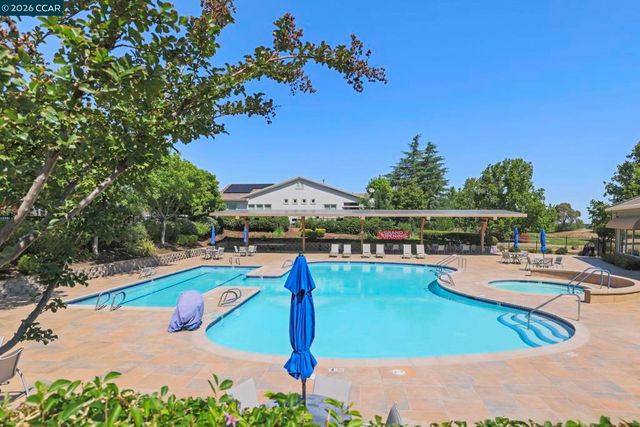 1637 Regent Dr, Brentwood, CA 94513