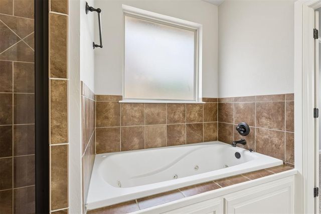 14104 Canterbury Drive, Edmond, OK 73013