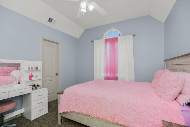 9425 N Harrison Street, Kansas City, MO 64155