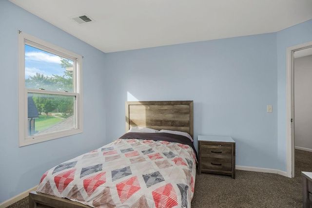 9425 N Harrison Street, Kansas City, MO 64155