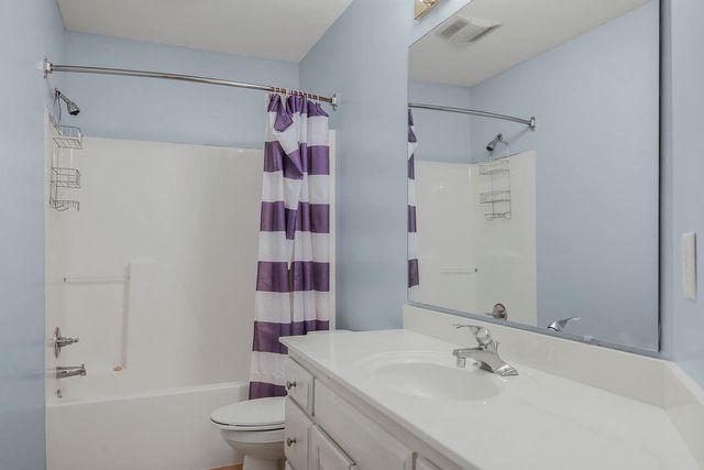 9425 N Harrison Street, Kansas City, MO 64155