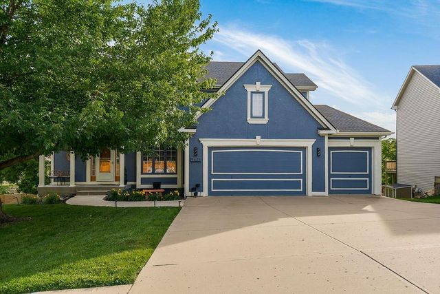 9425 N Harrison Street, Kansas City, MO 64155