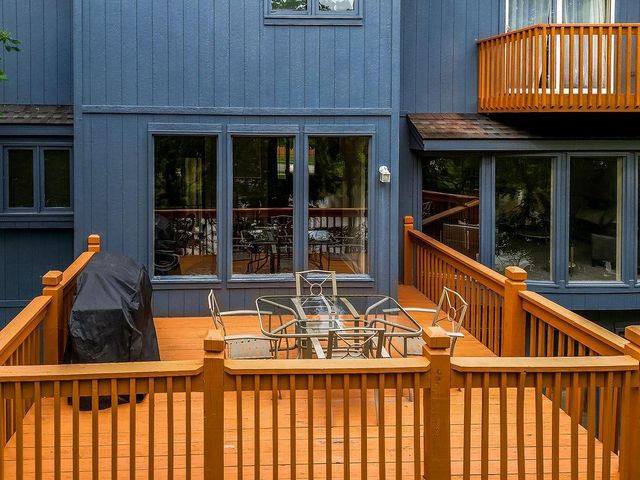 9425 N Harrison Street, Kansas City, MO 64155