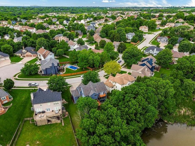 9425 N Harrison Street, Kansas City, MO 64155