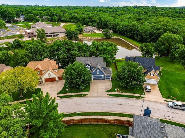 9425 N Harrison Street, Kansas City, MO 64155