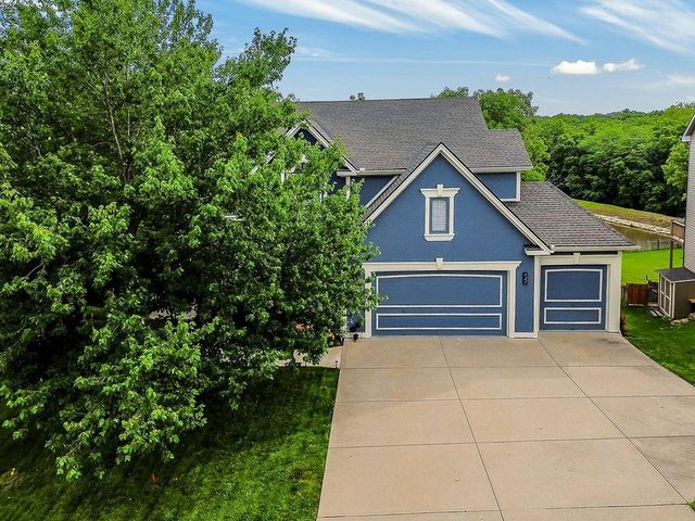 9425 N Harrison Street, Kansas City, MO 64155
