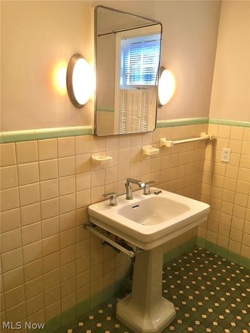 3452 Lynnfield Road, Shaker Heights, OH 44122