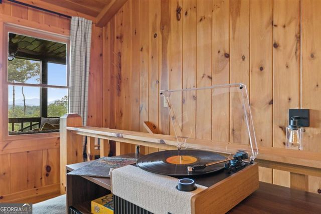 335 N Old Aska Road, Blue Ridge, GA 30513