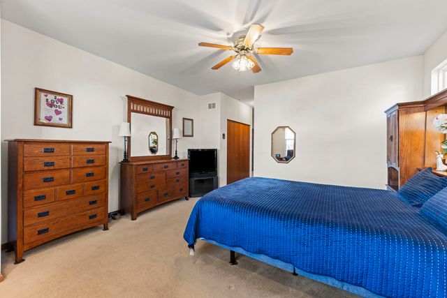 21302 Prince Lake Drive, Crest Hill, IL 60403