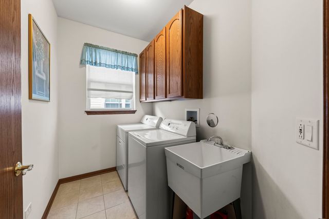 21302 Prince Lake Drive, Crest Hill, IL 60403