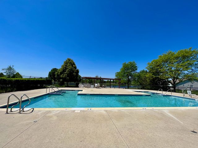 21302 Prince Lake Drive, Crest Hill, IL 60403