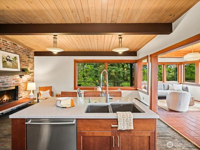 11501 4th Avenue NW, Seattle, WA 98177