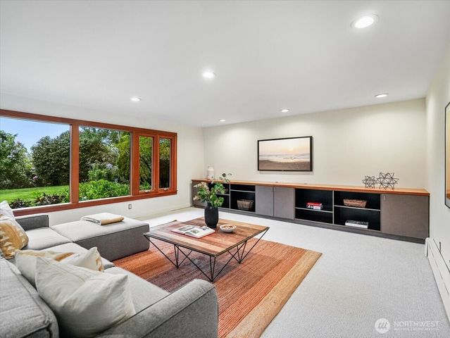 11501 4th Avenue NW, Seattle, WA 98177