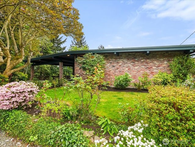 11501 4th Avenue NW, Seattle, WA 98177
