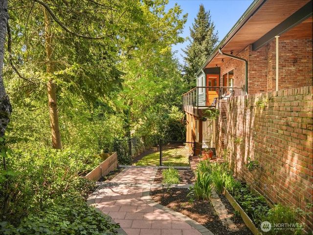 11501 4th Avenue NW, Seattle, WA 98177