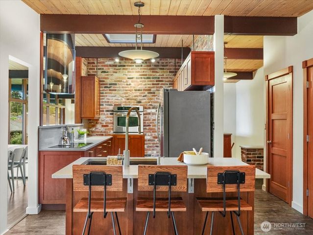 11501 4th Avenue NW, Seattle, WA 98177