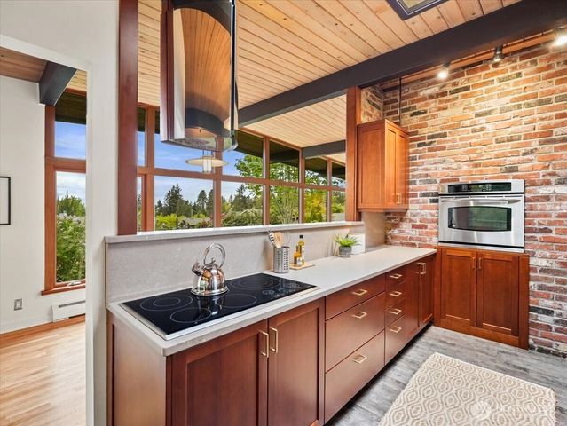 11501 4th Avenue NW, Seattle, WA 98177