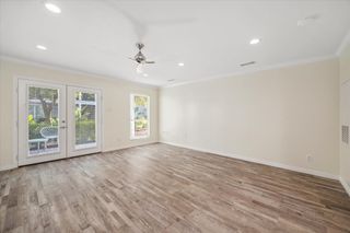 300 Pecore Street 12, Houston, TX 77009