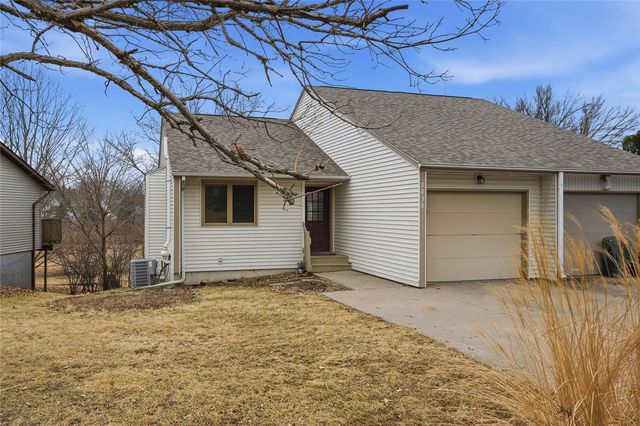 2058 S Ridge Drive, Coralville, IA 52241