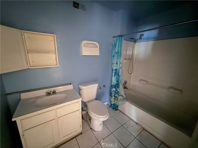 1553 E 110th, Los Angeles, CA 90059