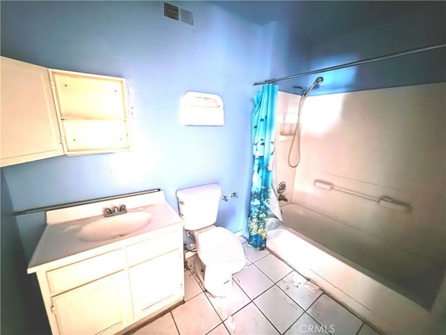 1553 E 110th, Los Angeles, CA 90059
