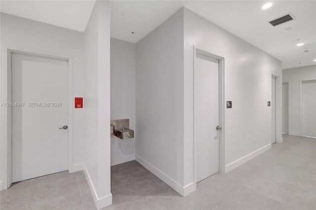 21290 Biscayne 306 306, Aventura, FL 33180