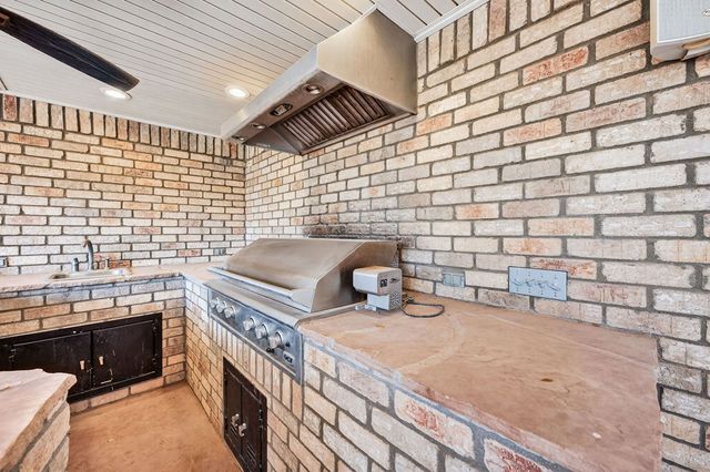 5001 Widener Strip, Midland, TX 79707