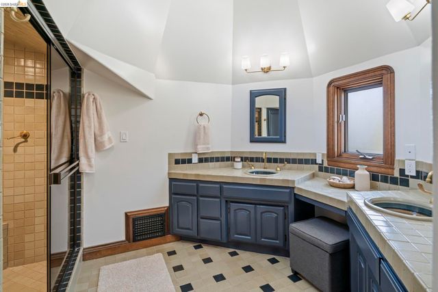 330 Wildwood Avenue, Piedmont, CA 94611