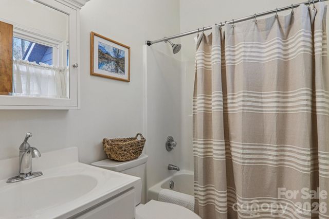 926 Camp Creek Road, Saluda, NC 28773