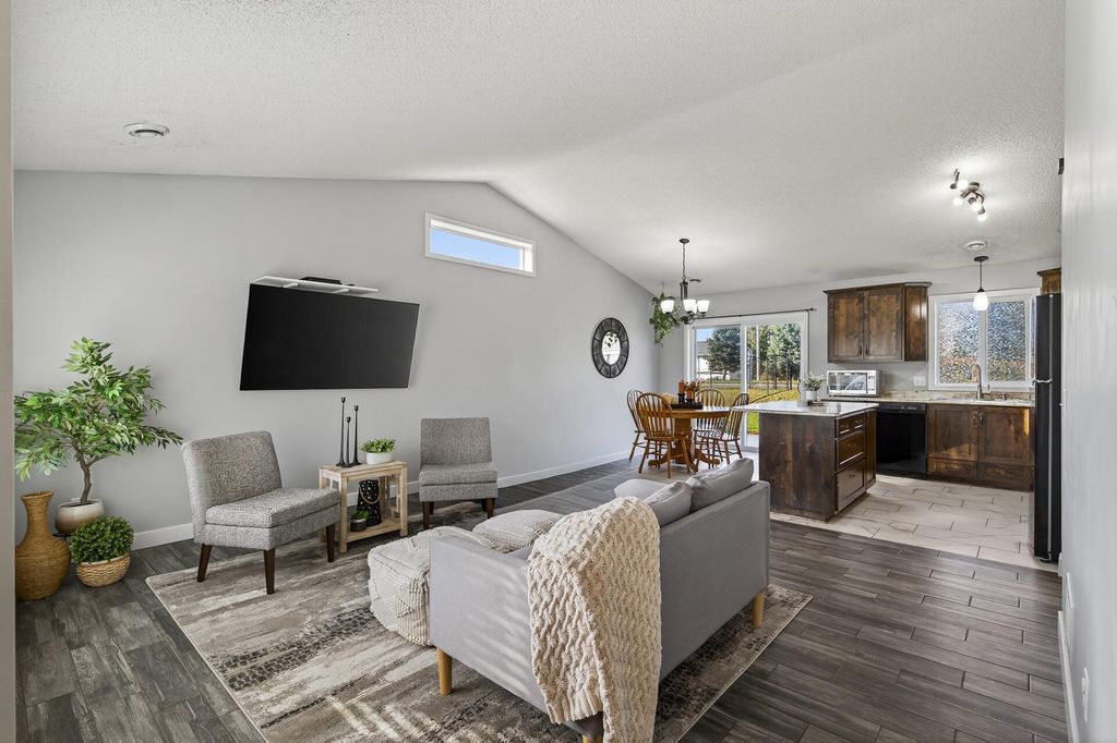 791 Park Brook Road NW, Isanti, MN 55040