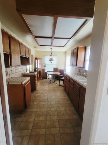 6055 48th St, San Diego, CA 92120